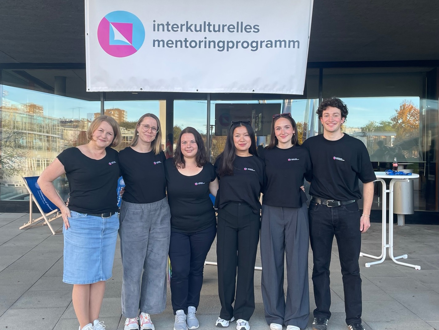 Das Team des Interkulturellen Mentoring: Anu Dohna, Claudia Schubert, Sarah Waltz (Koordinatorinnen), Valeria Nölting, Clara Oertel, Bastian Frieß (studentische Aushilfskräfte)